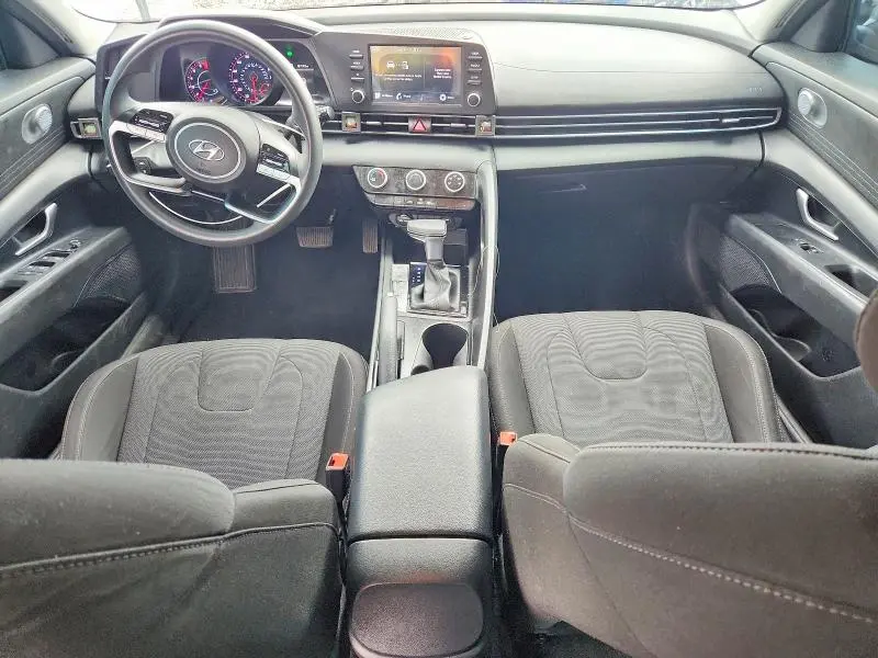 2021 HYUNDAI ELANTRA SE  