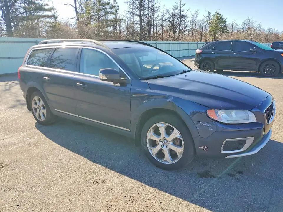 2011 VOLVO XC70 T6  