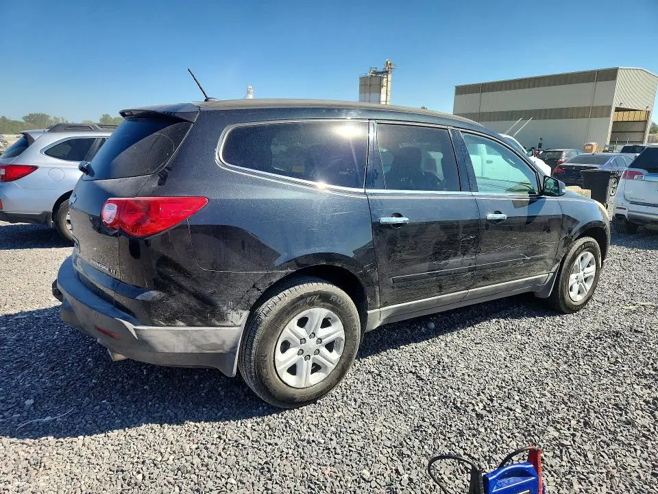 2011 CHEVROLET TRAVERSE LT  