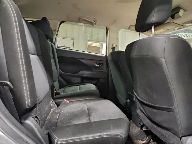 2018 MITSUBISHI OUTLANDER SE  