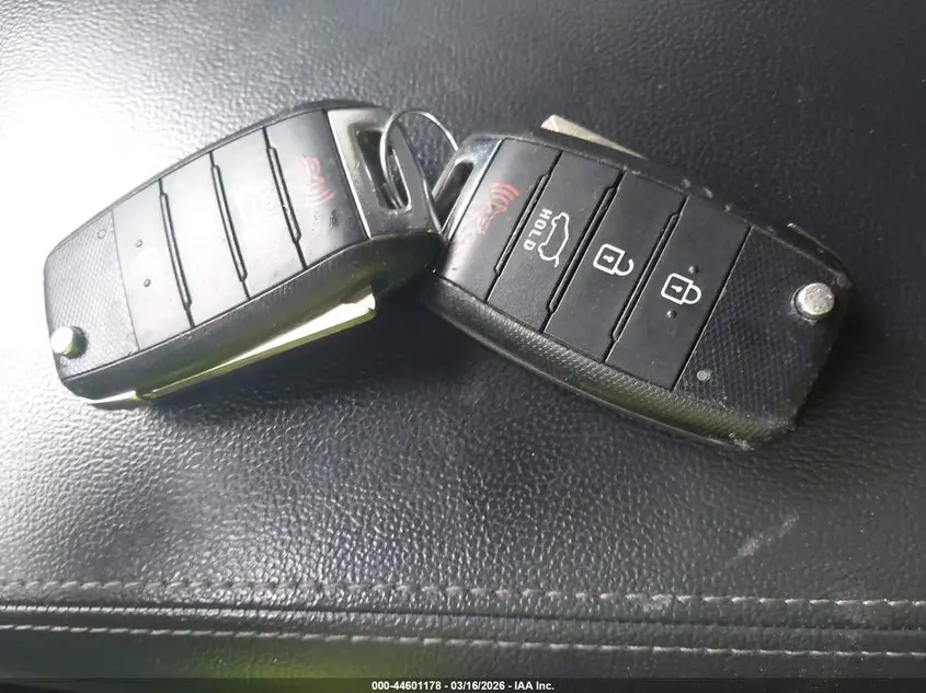 2019 KIA SORENTO 2.4L LX