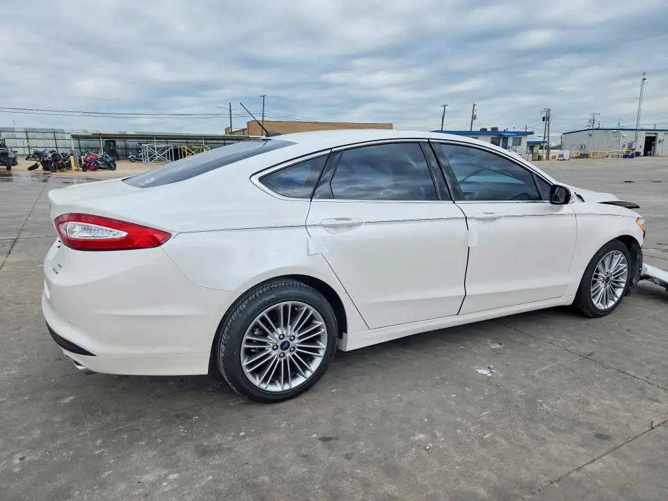 2015 FORD FUSION SE  