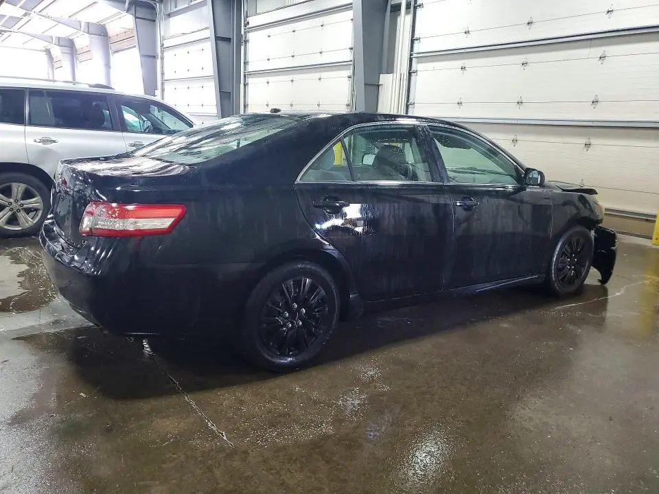 2011 TOYOTA CAMRY LE  
