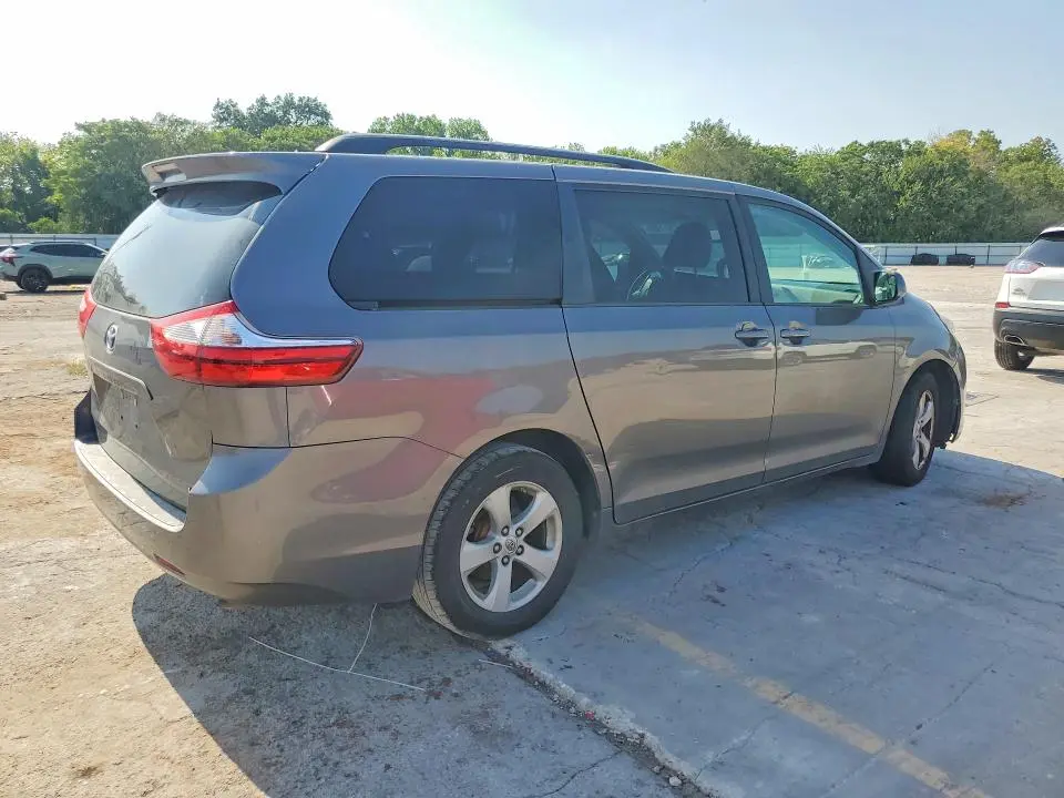2017 TOYOTA SIENNA LE  