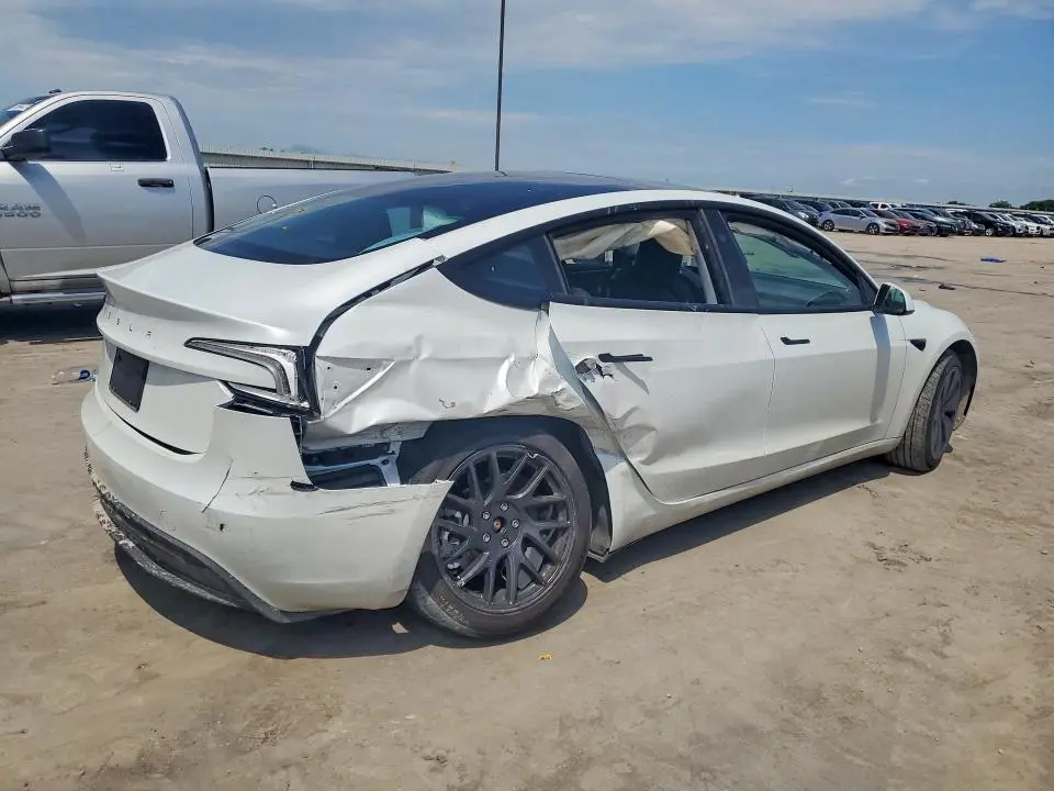 2025 TESLA MODEL 3   