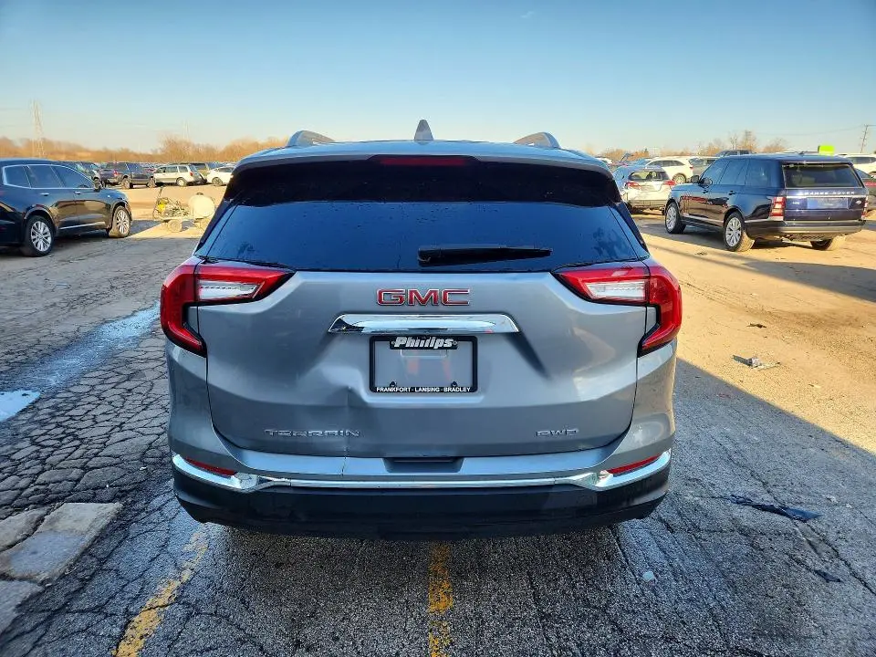 2024 GMC TERRAIN SLT  