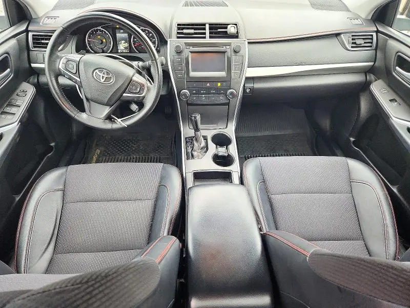 2017 TOYOTA CAMRY SE  