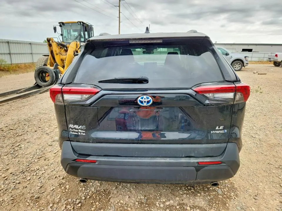 2021 TOYOTA RAV4 LE  