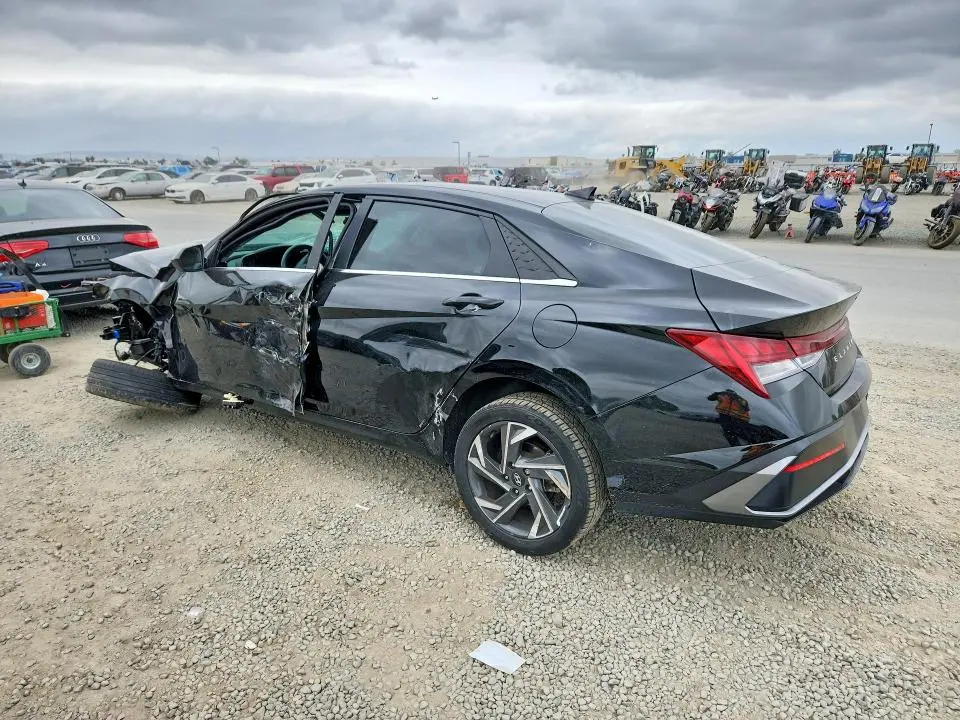 2024 HYUNDAI ELANTRA SEL  