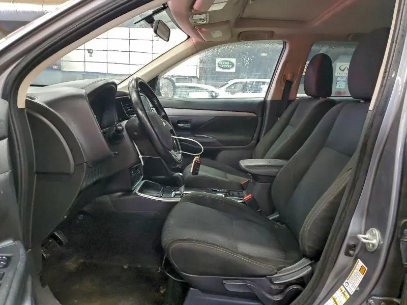 2017 MITSUBISHI OUTLANDER SE  