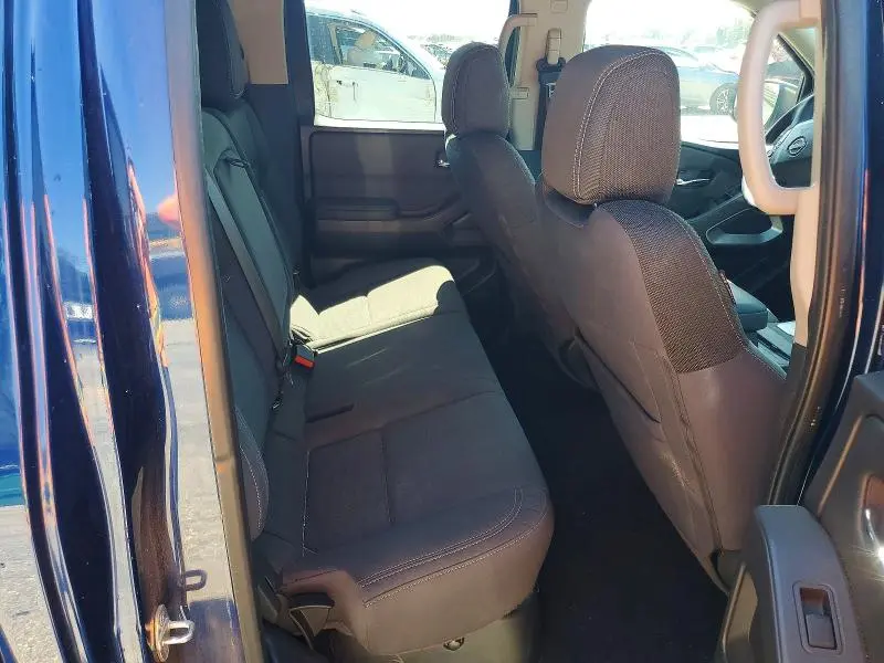 2022 NISSAN FRONTIER SV  