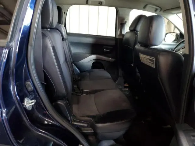 2012 MITSUBISHI OUTLANDER SE