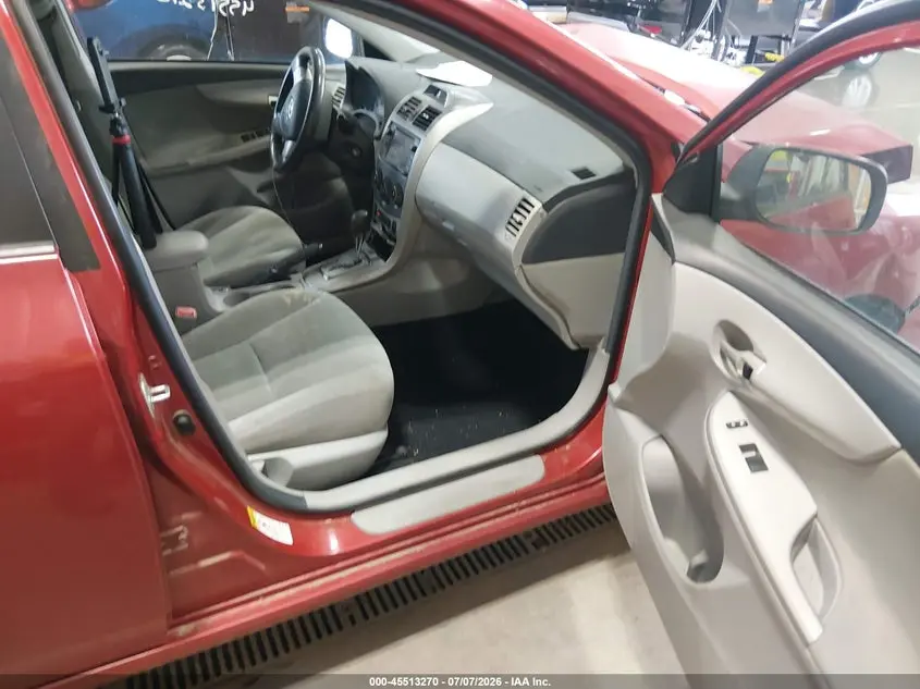 2013 TOYOTA COROLLA LE