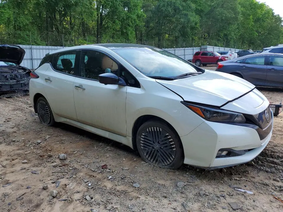 2023 NISSAN LEAF SV PLUS  