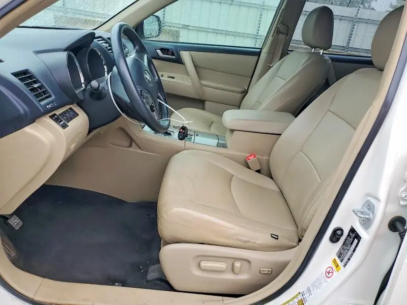 2013 TOYOTA HIGHLANDER   