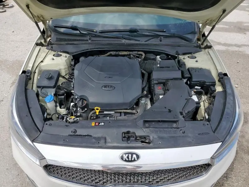 2017 KIA CADENZA PREMIUM  