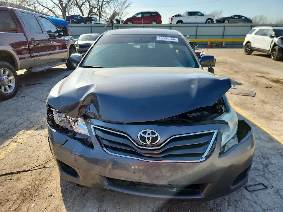 2010 TOYOTA CAMRY LE  