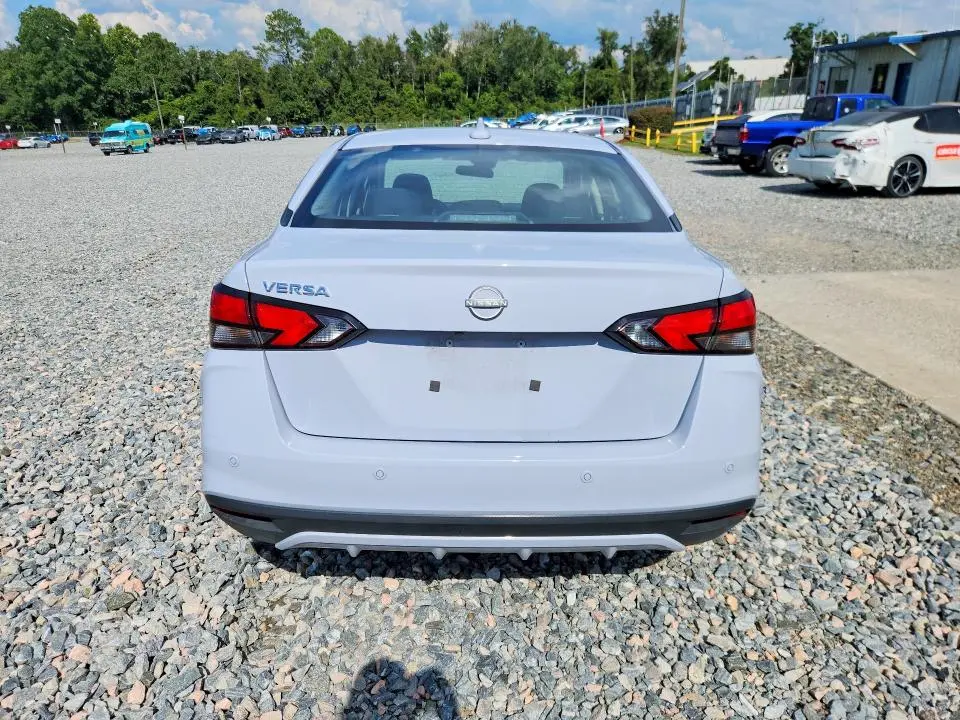 2025 NISSAN VERSA SV  