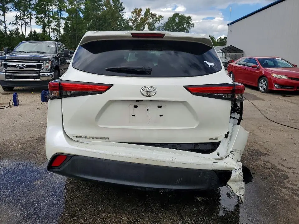 2020 TOYOTA HIGHLANDER XLE  
