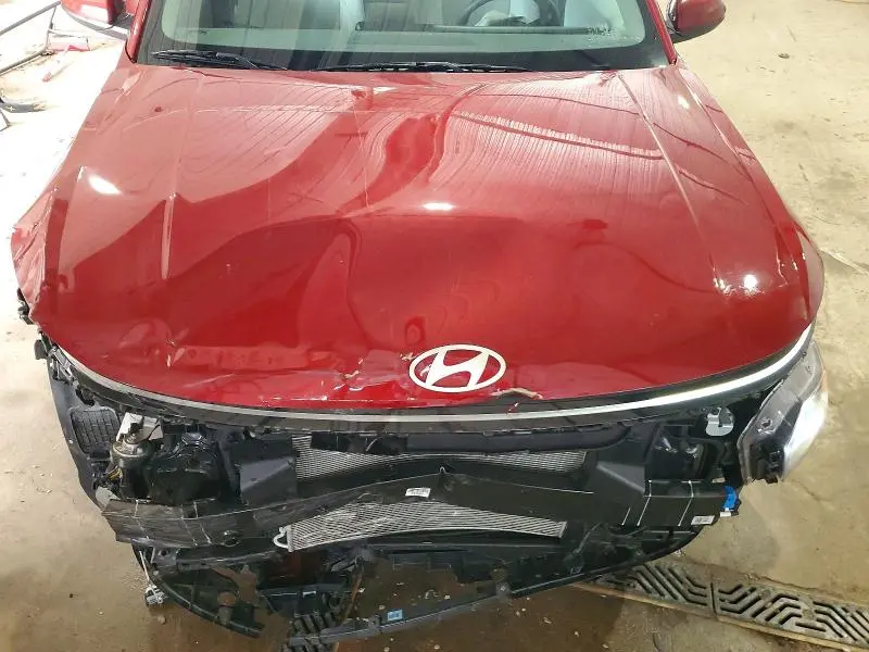 2025 HYUNDAI KONA SE  