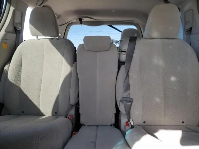 2012 TOYOTA SIENNA LE  