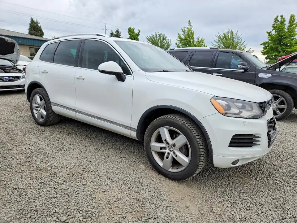 2013 VOLKSWAGEN TOUAREG V6 TDI  