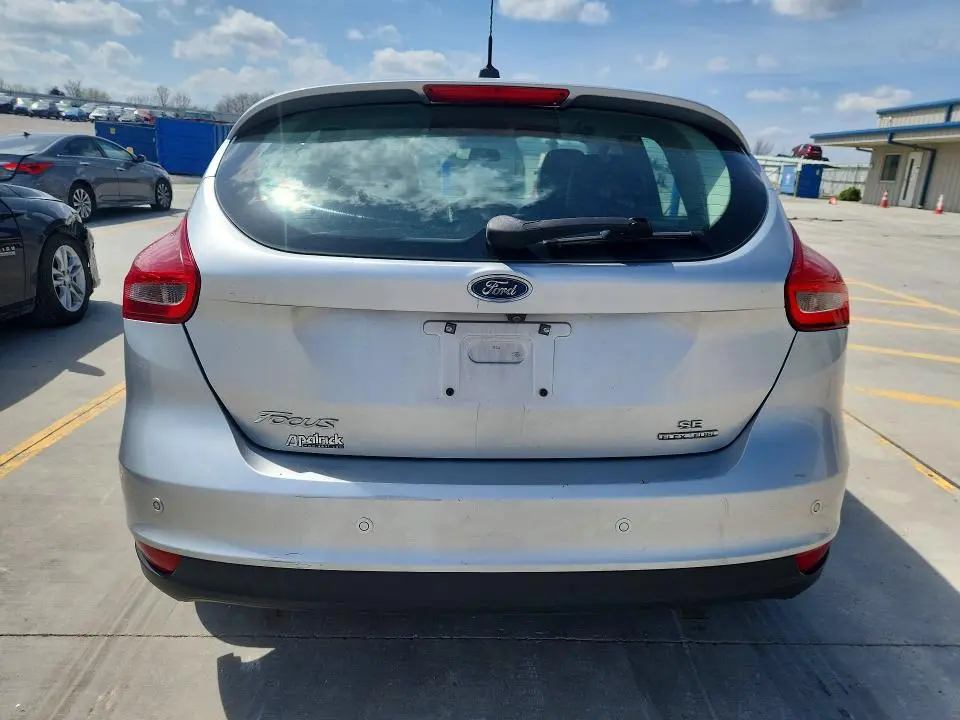 2016 FORD FOCUS SE  