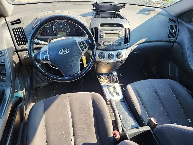 2010 HYUNDAI ELANTRA SE  
