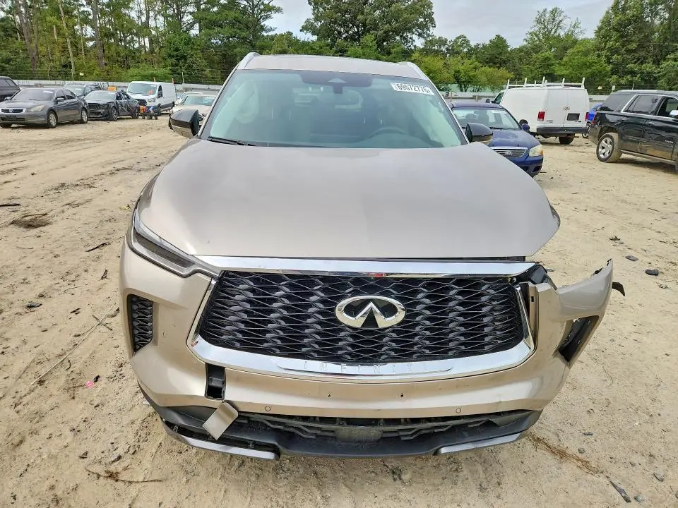 2022 INFINITI QX60 LUXE  