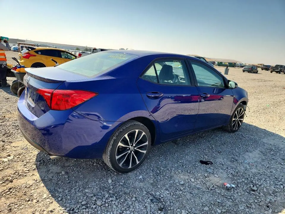 2017 TOYOTA COROLLA SE  