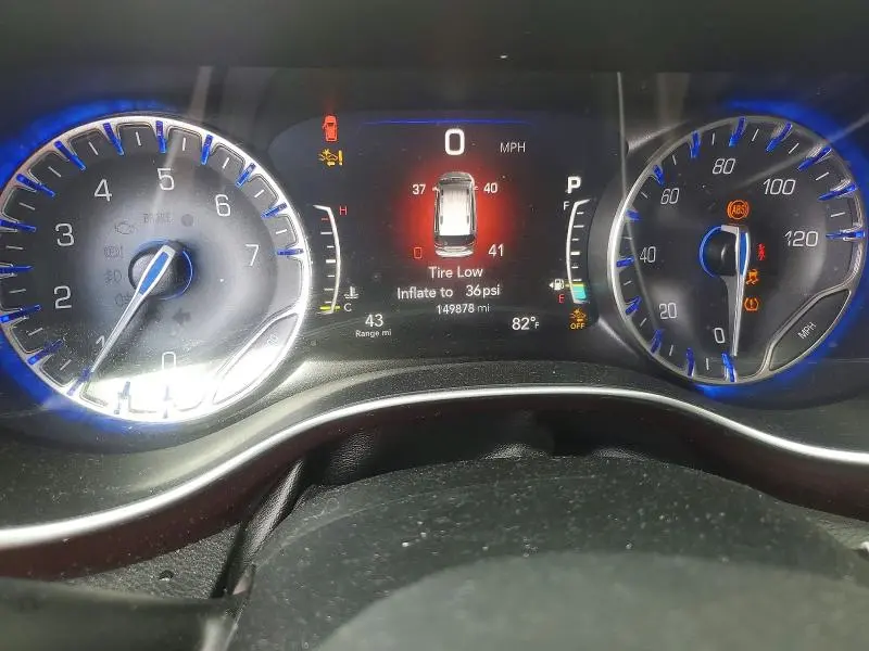 2017 CHRYSLER PACIFICA LIMITED  