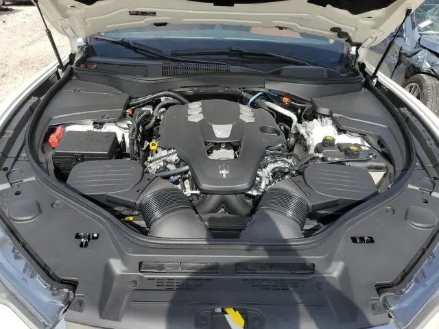 2022 MASERATI LEVANTE BASE  