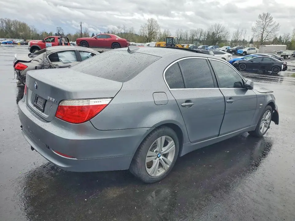 2010 BMW 528 XI  