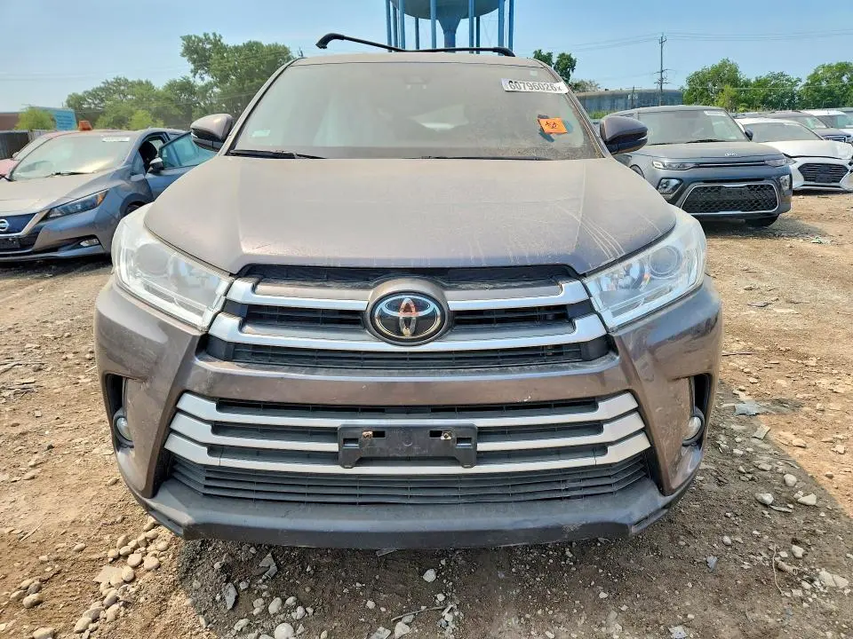 2019 TOYOTA HIGHLANDER LE PLUS  