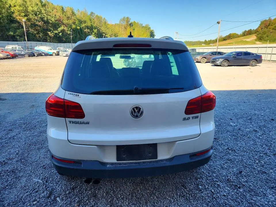 2014 VOLKSWAGEN TIGUAN S  