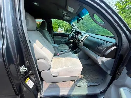 2010 TOYOTA TACOMA BASE  