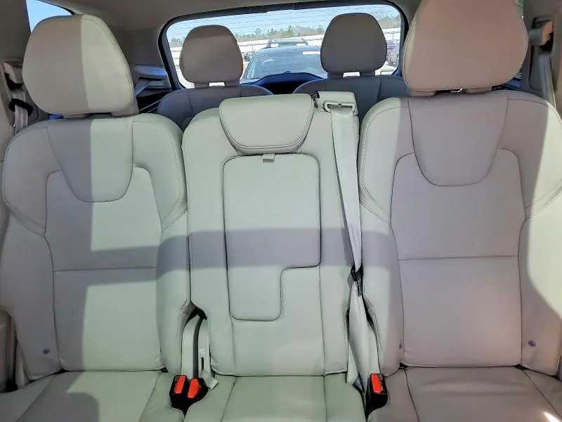2022 VOLVO XC90 T5 MOMENTUM  