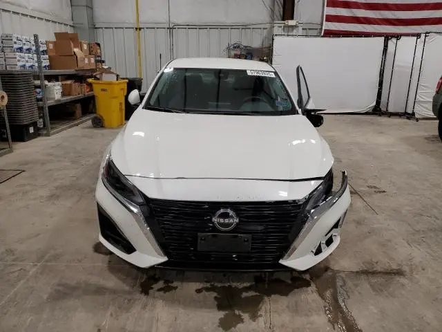 2023 NISSAN ALTIMA SV  