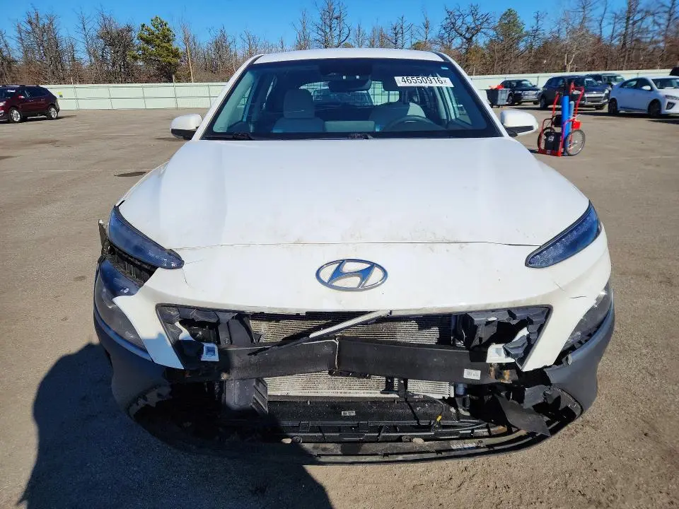 2023 HYUNDAI KONA SE  