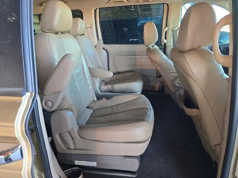 2011 KIA SEDONA EX  