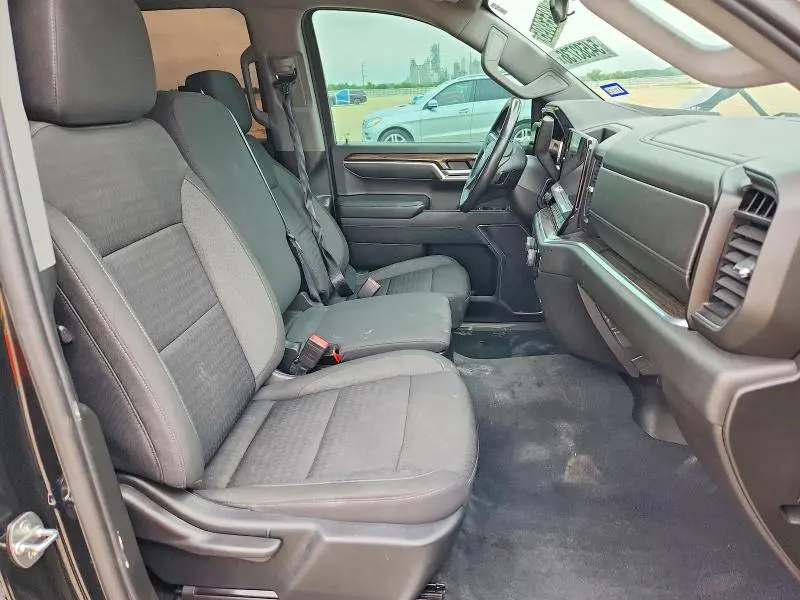 2022 CHEVROLET SILVERADO C1500 LT  