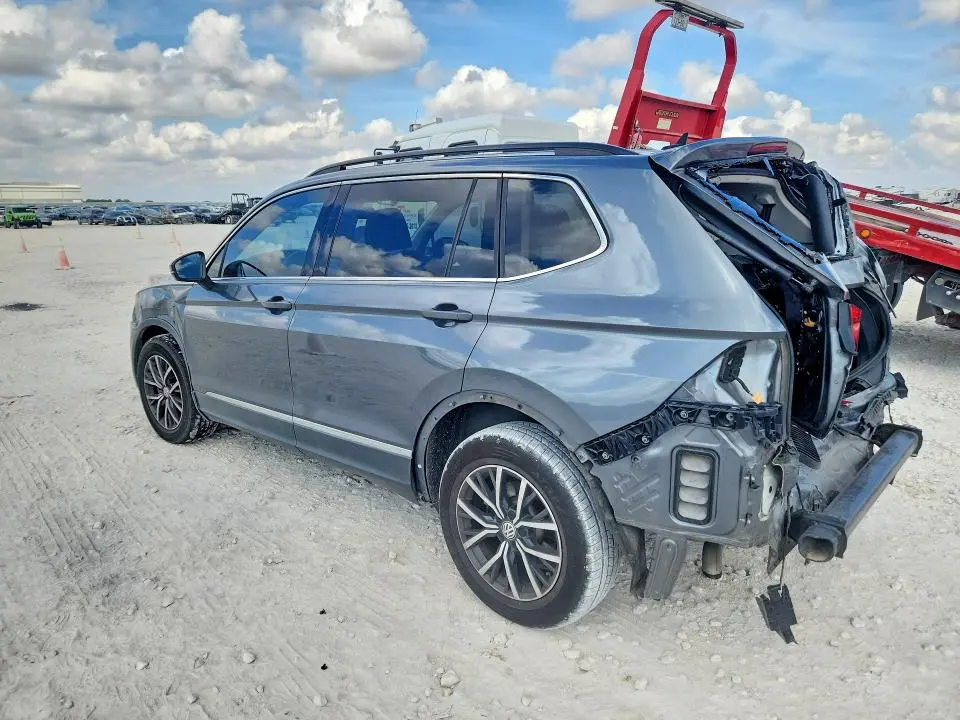 2020 VOLKSWAGEN TIGUAN SE  