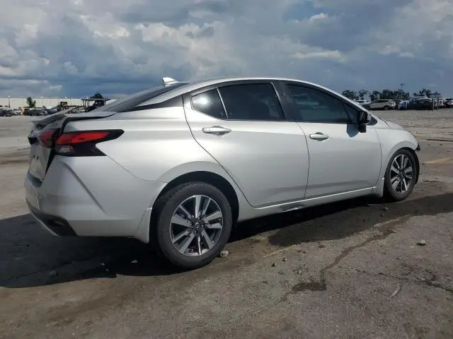 2020 NISSAN VERSA SV  