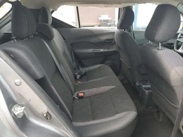 2019 NISSAN KICKS S  