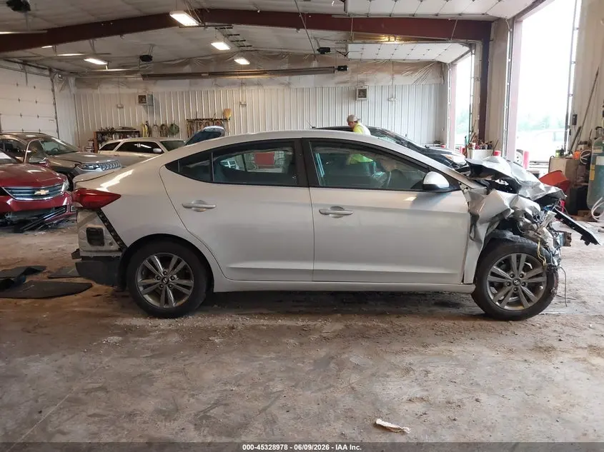 2018 HYUNDAI ELANTRA SE