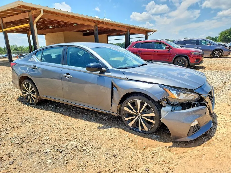 2020 NISSAN ALTIMA SR  