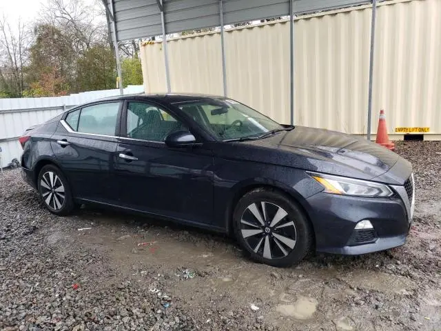 2021 NISSAN ALTIMA SV  