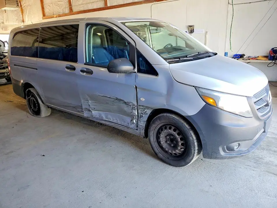 2016 MERCEDES-BENZ METRIS   