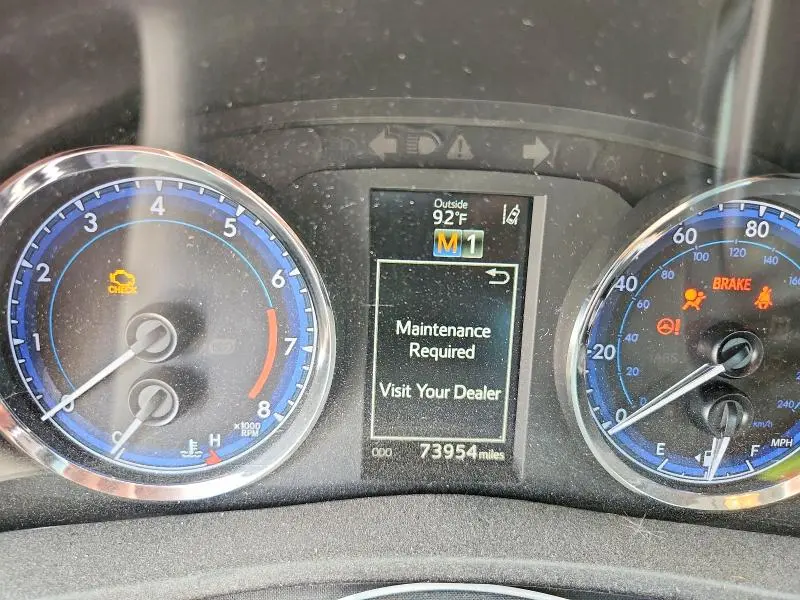 2018 TOYOTA COROLLA SE  