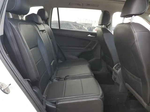 2021 VOLKSWAGEN TIGUAN SE  